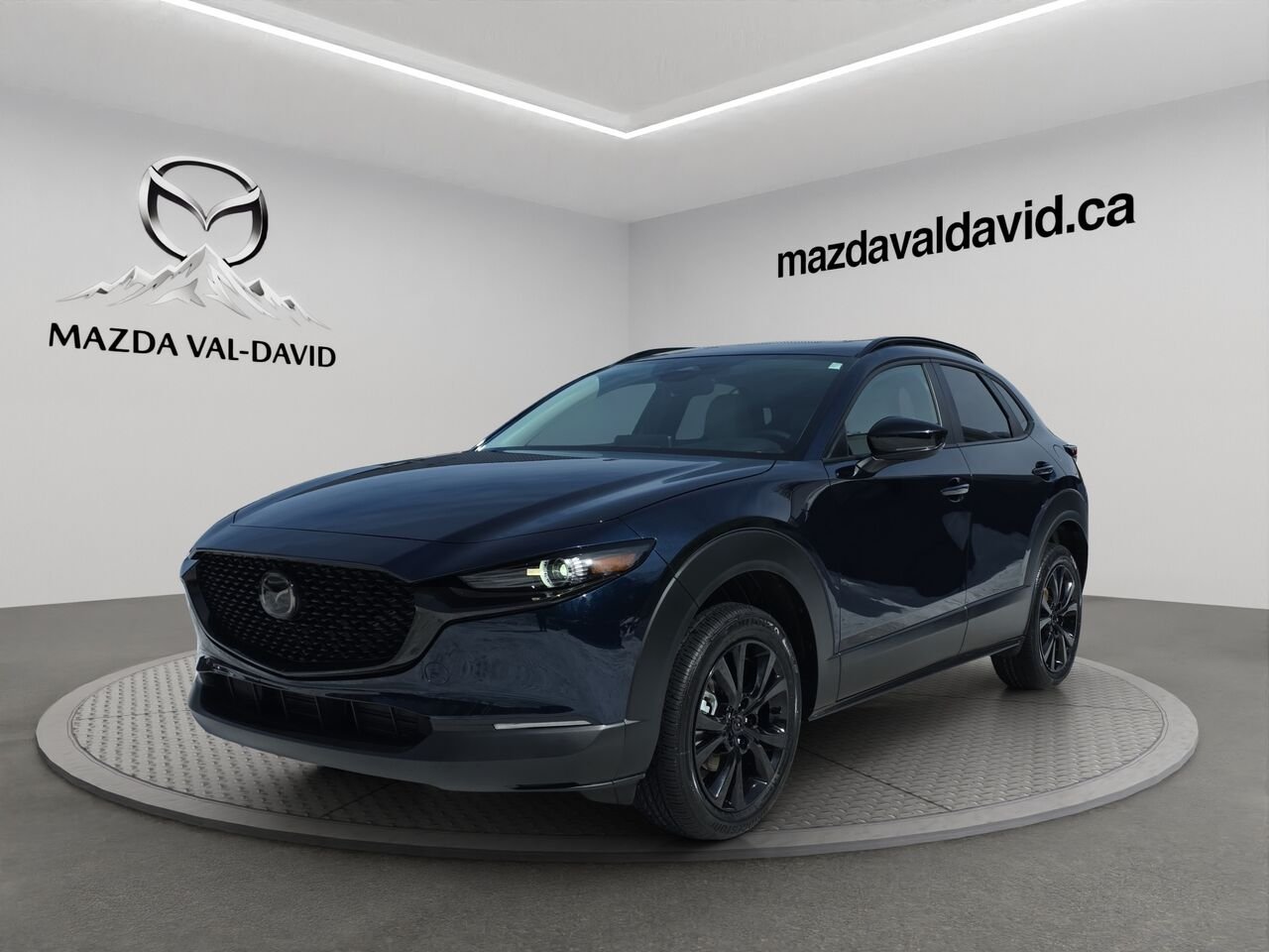 Mazda CX-30 GS AWD 2.5 S Kuro AWD, Toit ouvrant, Sièges en similicuir, Barre de toit peintes. 2026 Bleu cristal foncé mica Val-David - photo #0