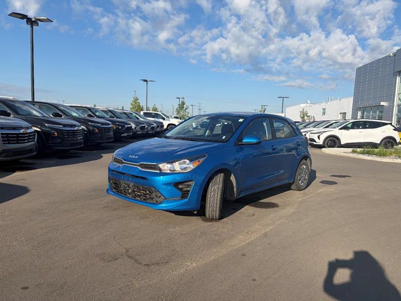 2023 Kia Rio 5-door LX+ IVT Blue Sherwood Park - photo #2
