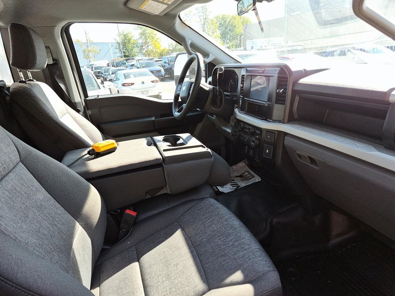 Ford Super Duty F-550 DRW 2F379 | XL 2026 Blanc Oxford Saint-Jérôme - photo #5