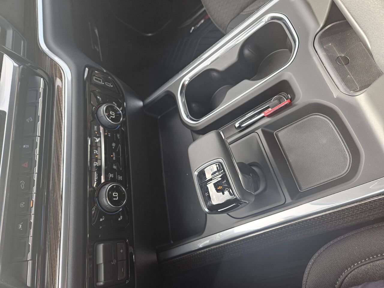 2026 Chevrolet Silverado 1500 LT cabine multiplace 4RM 147 po Black Thetford Mines - photo #11