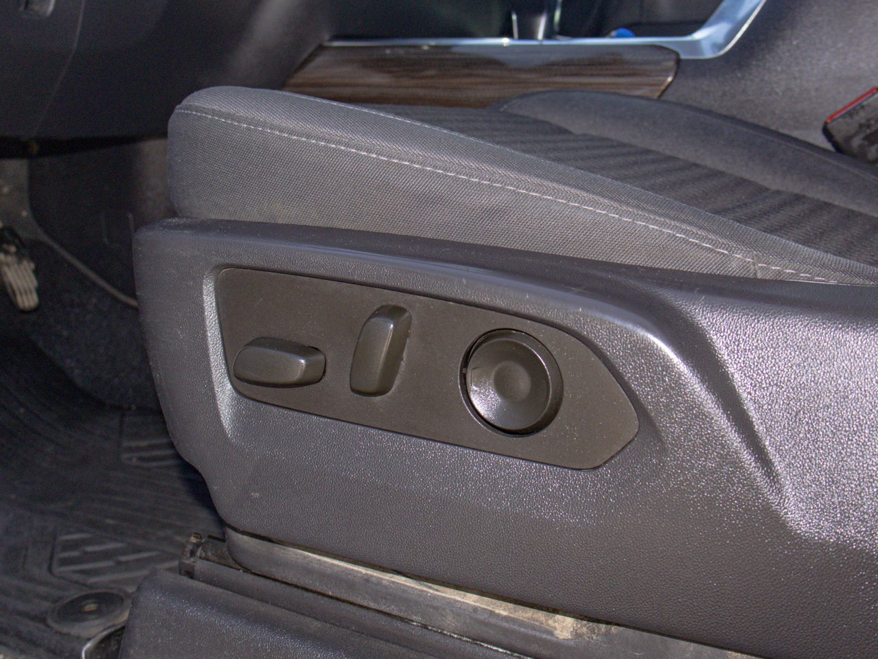 2023 Chevrolet Silverado 1500 4WD Crew Cab 147 LT Trail Boss Grey Sherwood Park - photo #17