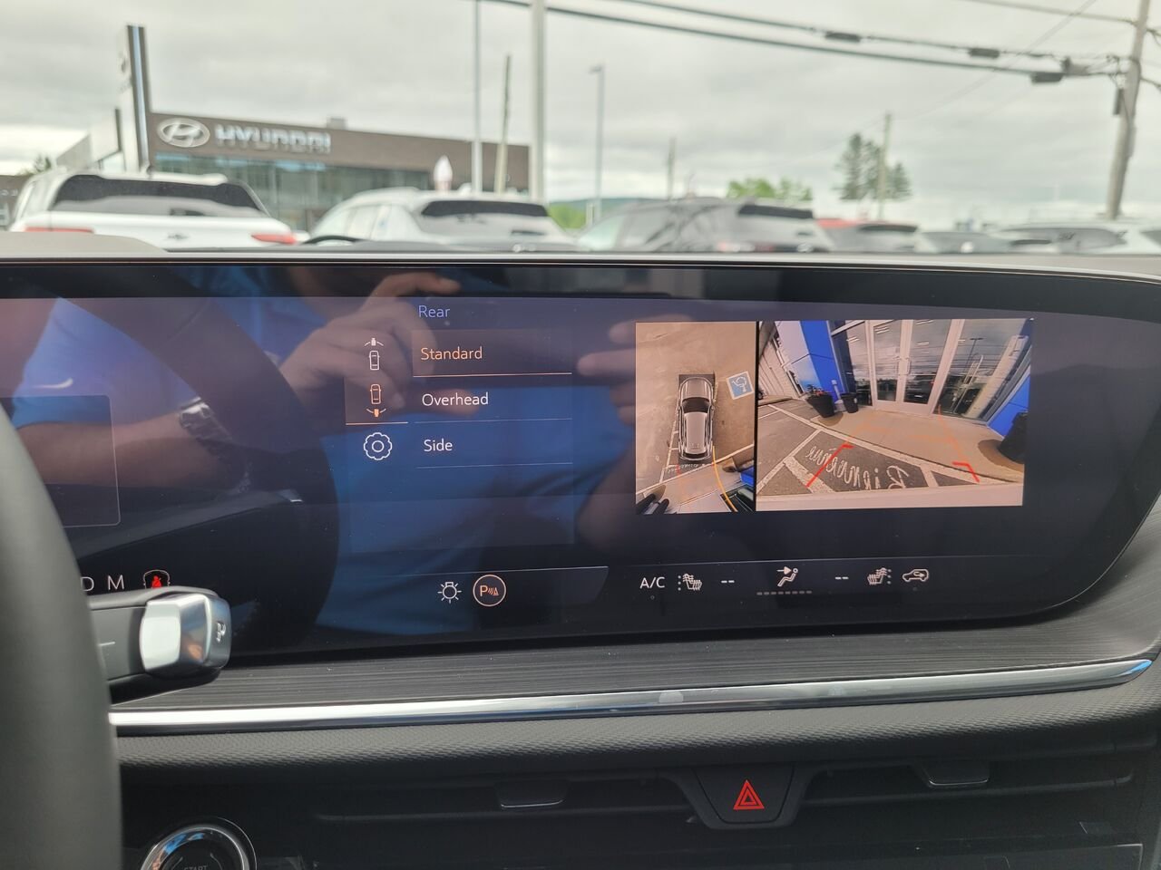 Buick Envision Privilégiée 4 portes TI 2026 Blanc irisé triple couche Thetford Mines - photo #6