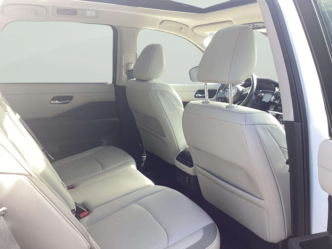 2022 NISSAN PATHFINDER SL 4RM White Gatineau - photo #17