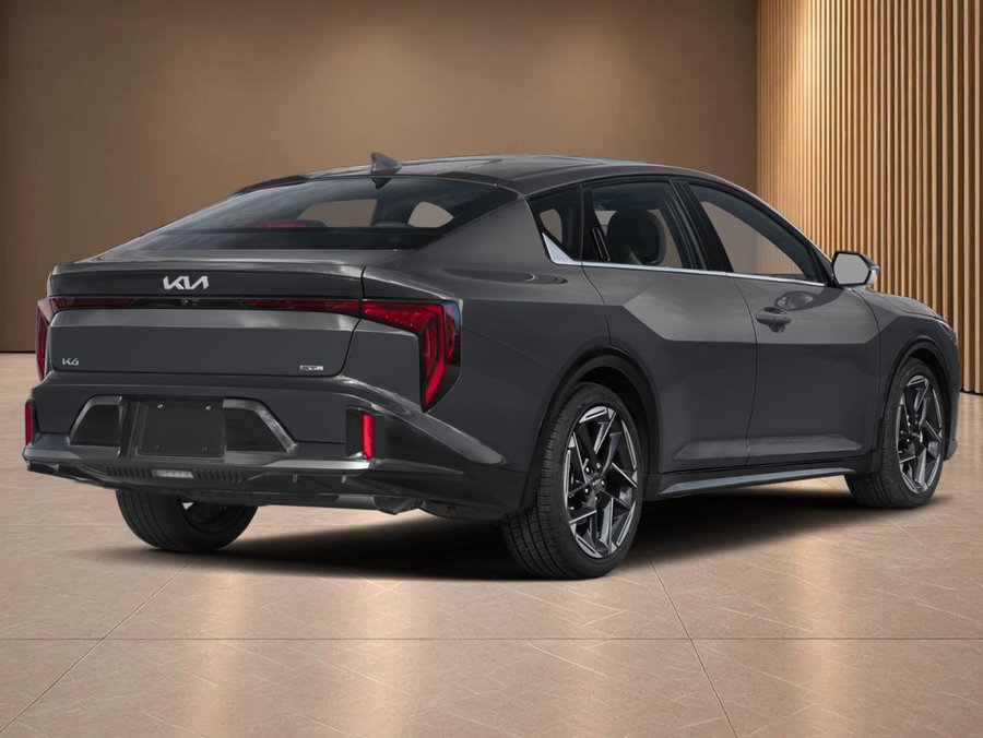Kia K4 GT-Line Turbo TA avec intérieur rouge 2026