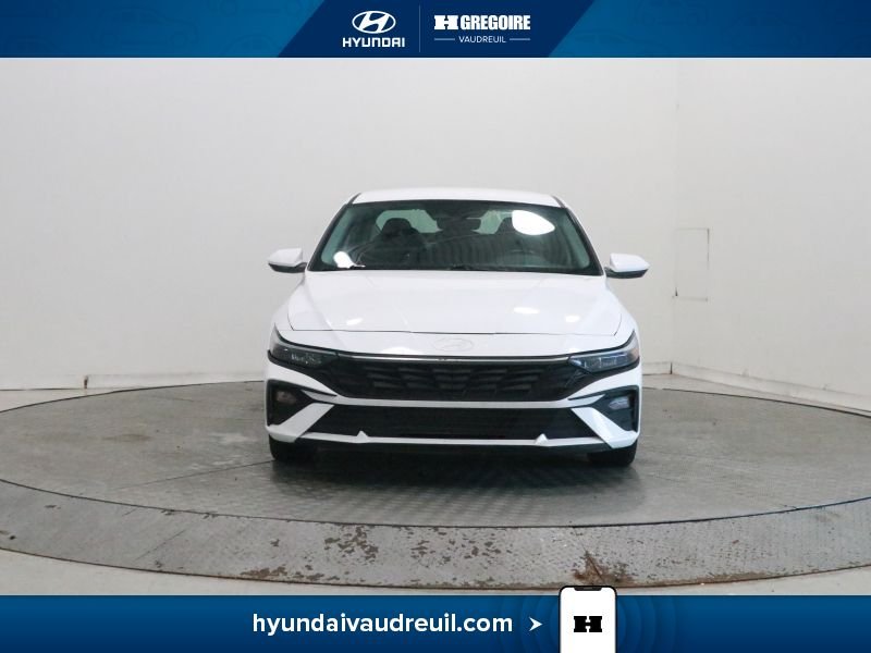 Hyundai Elantra YE21 | Preferred IVT 2024 Blanc Laval - photo #2