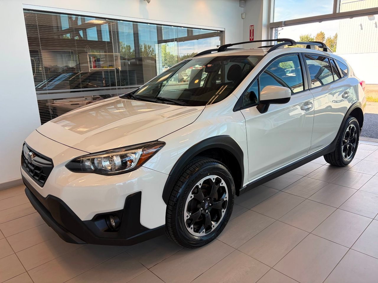 2022 Subaru Crosstrek White Notre-Dame-des-Prairies - photo #1