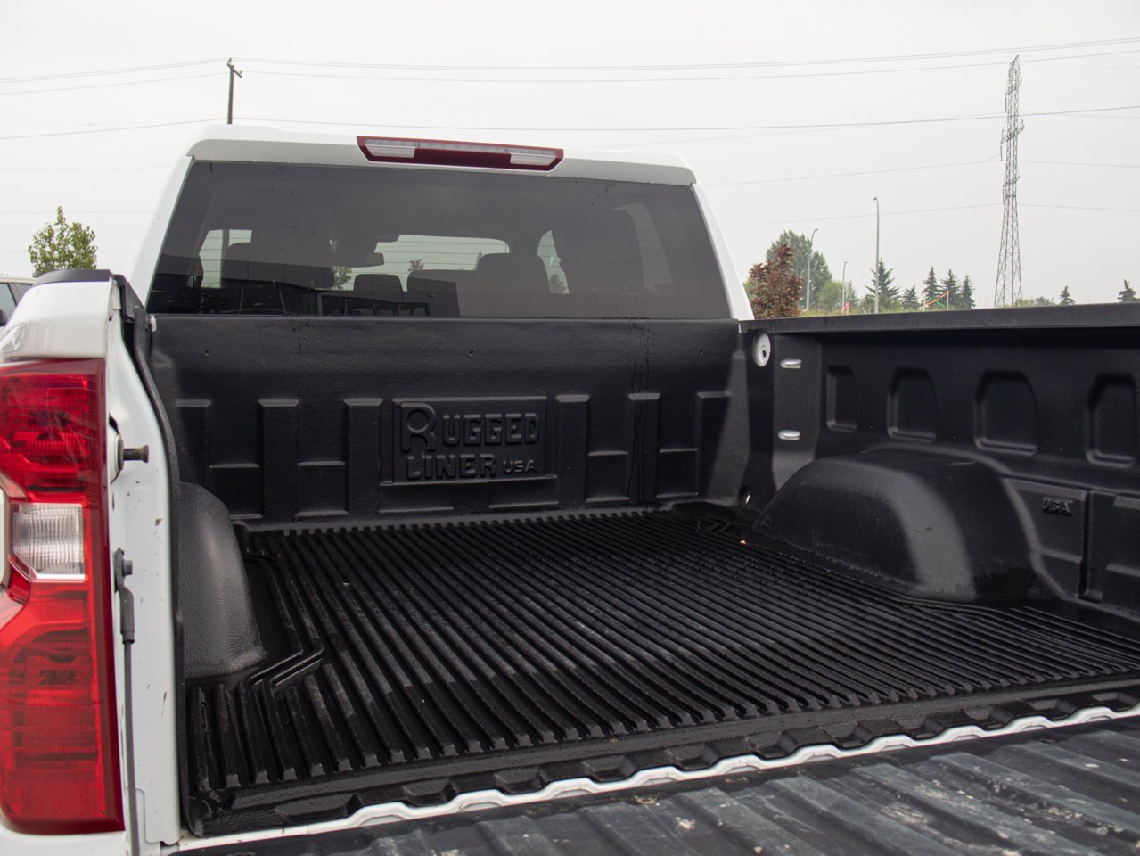 2025 Chevrolet Silverado 1500 4WD Crew Cab 147 LT White Sherwood Park - photo #8
