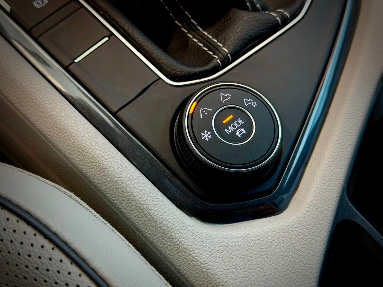 2024 Volkswagen Tiguan Blue Notre-Dame-des-Prairies - photo #35
