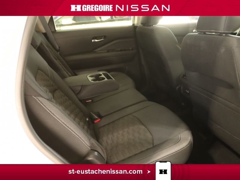 2022 Nissan Pathfinder White Laval - photo #30