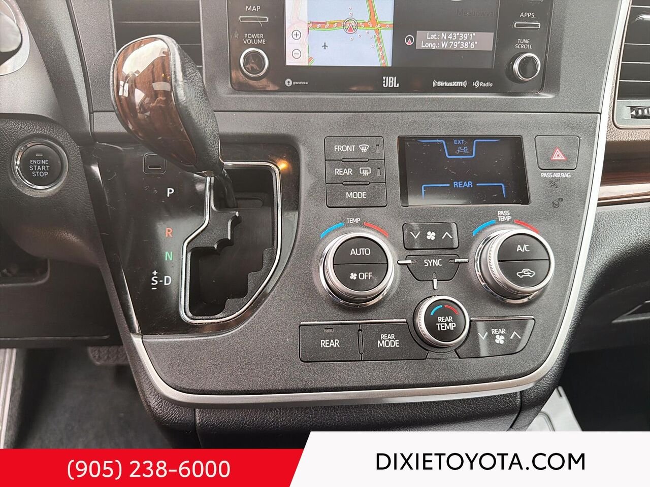 2020 Toyota Sienna LIMITED AWD / CLEAN CARFAX / HEATED SEATS / MOONROOF / ALLOY WHEELS / REAR DVD PLAYER White Mississauga - photo #17