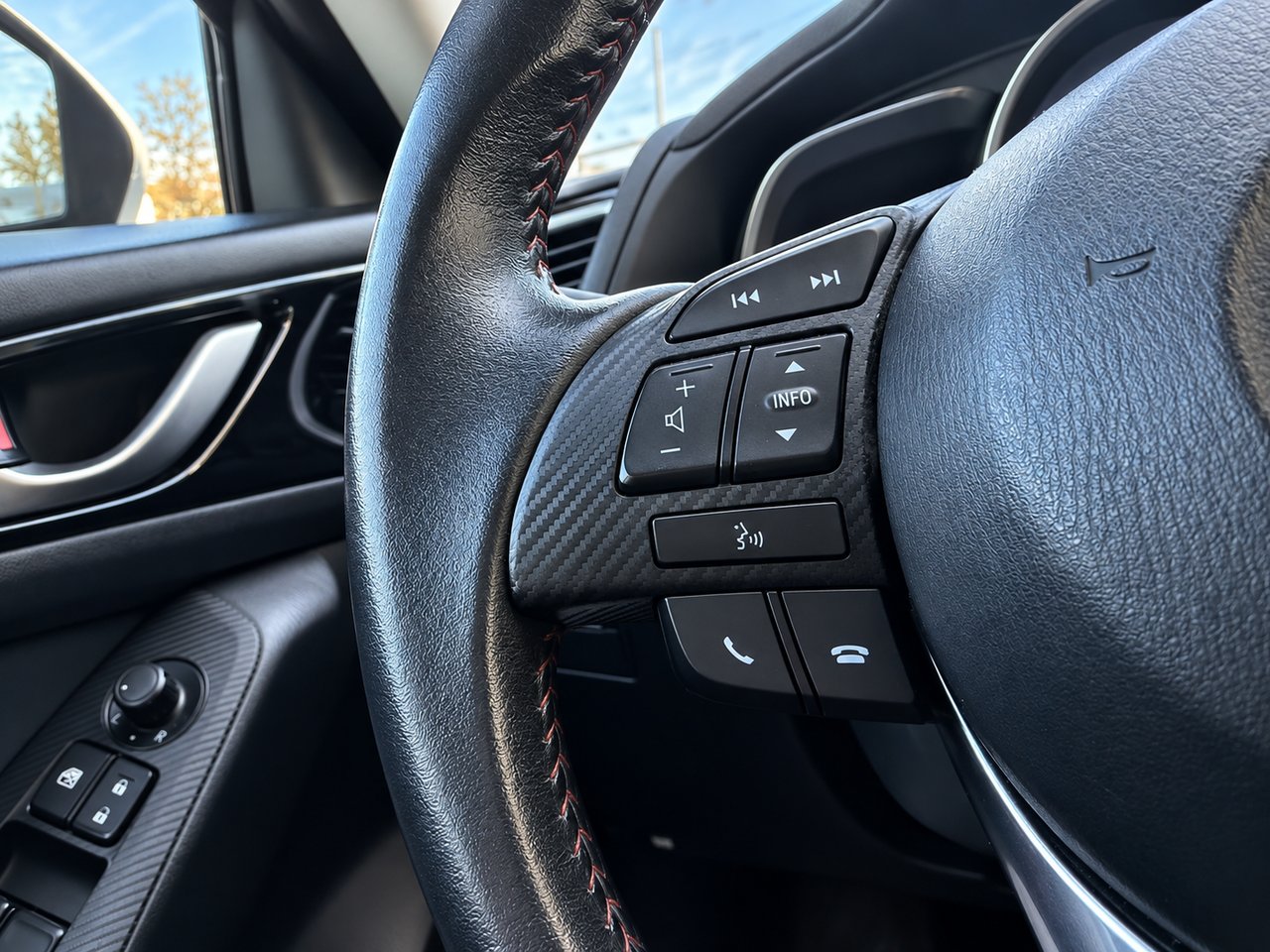 2016 Mazda 3 SPORT GS White Châteauguay - photo #13