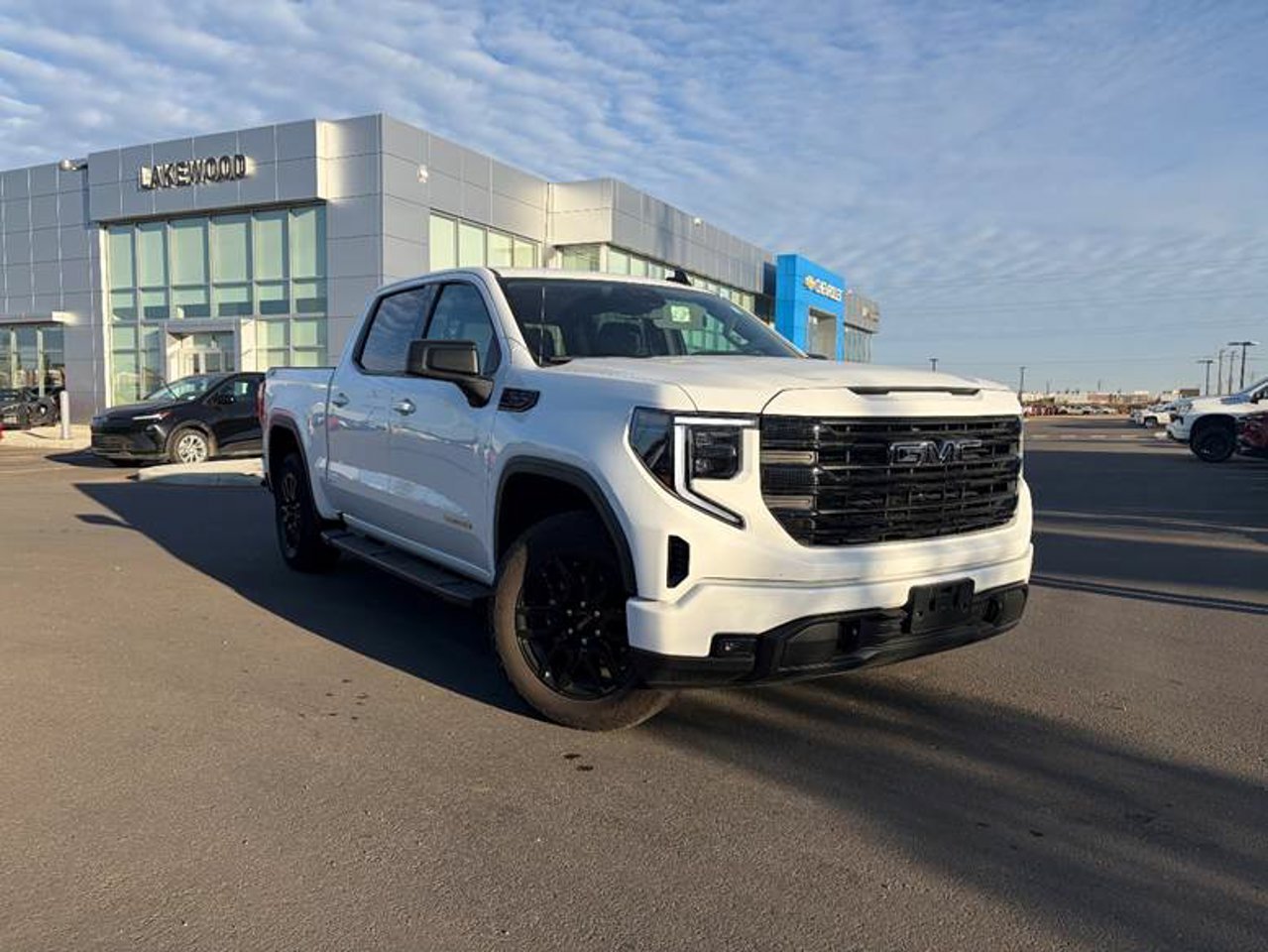 2025 GMC Sierra 1500 4WD Crew Cab 147 Elevation White Sherwood Park - photo #1