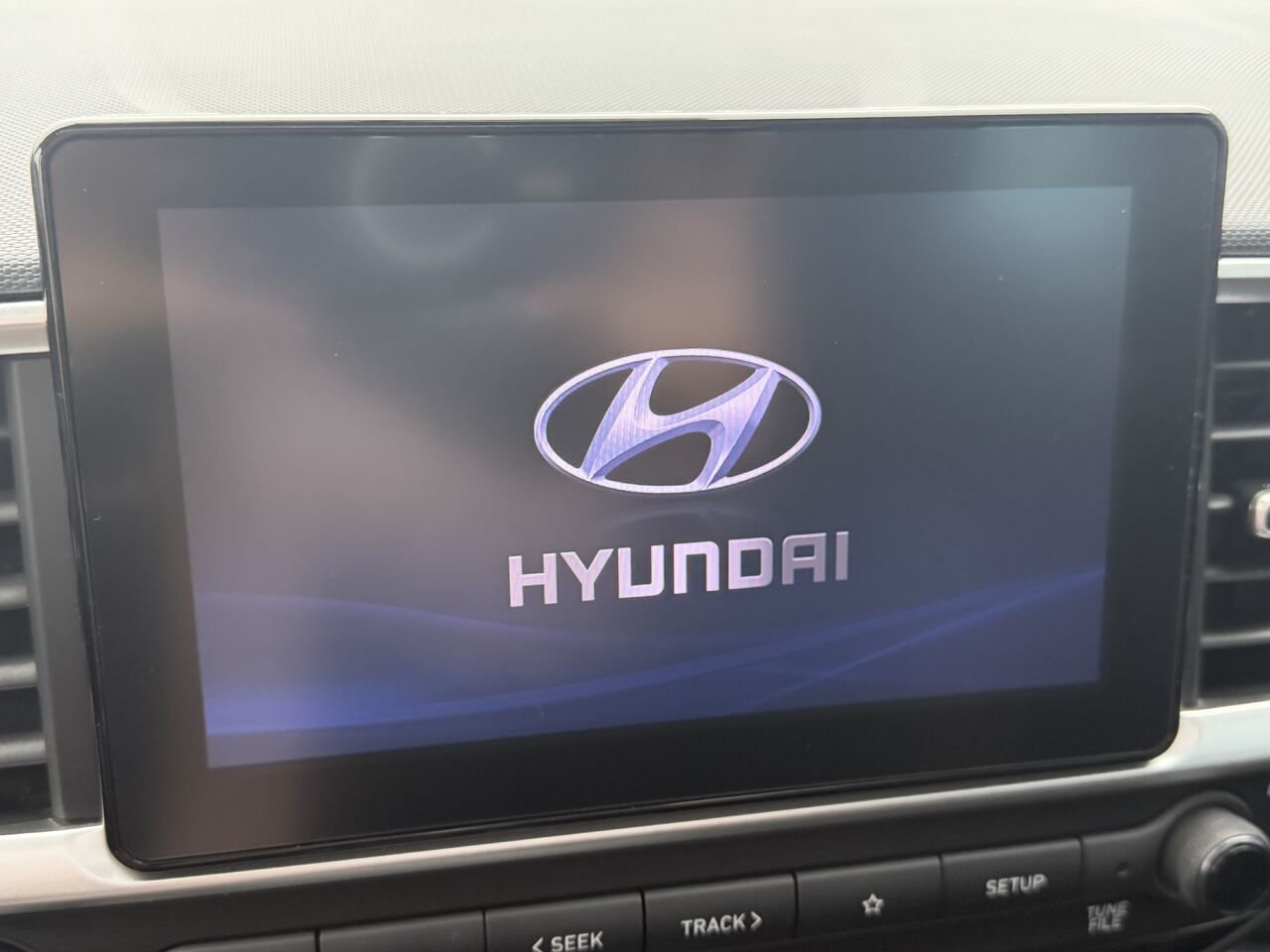 2022 Hyundai Venue Grey Ste-Marie - photo #14