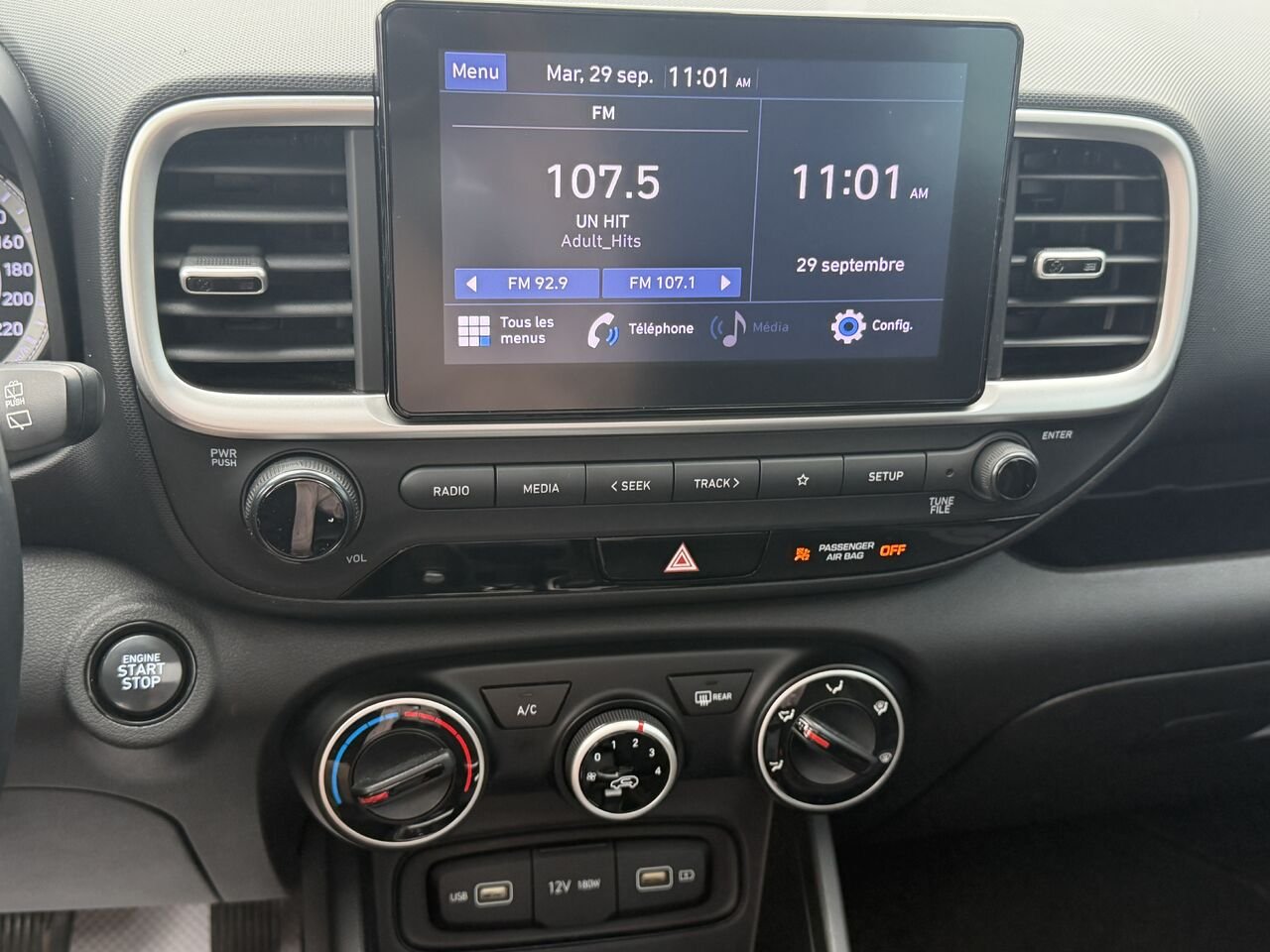 2022 Hyundai Venue Grey Ste-Marie - photo #16