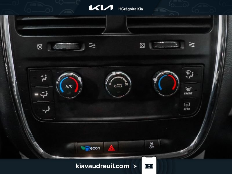 2017 Dodge GR Caravan Blue Laval - photo #20