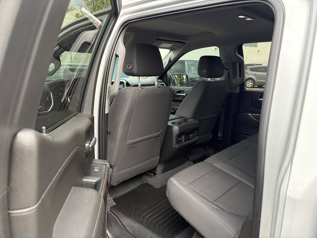 2022 Chevrolet Silverado 1500 LTD 4WD Crew Cab 147 LT Trail Boss Grey Sherwood Park - photo #5