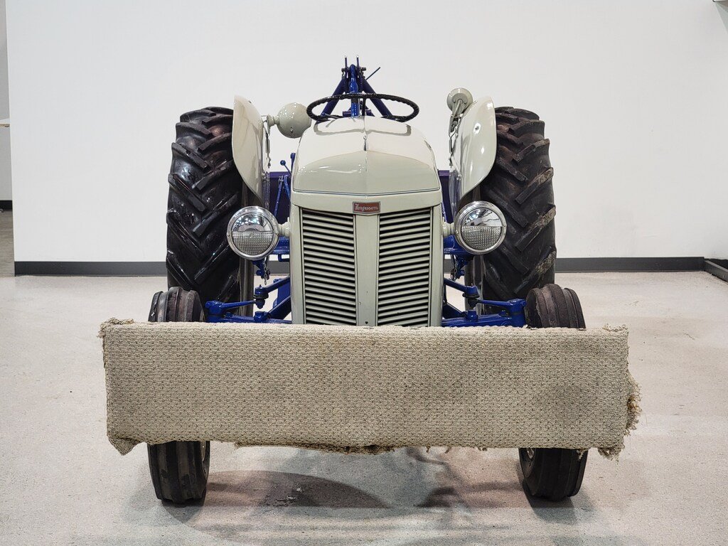 Ford Others Tracteur Massey Fergusson Antiquité 1955 Val-David - photo #1