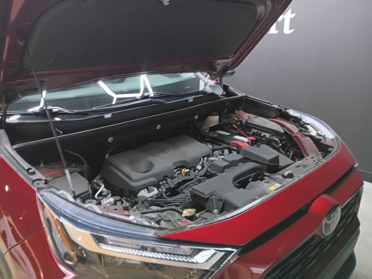 2022 Toyota RAV4 Red Blainville - photo #33