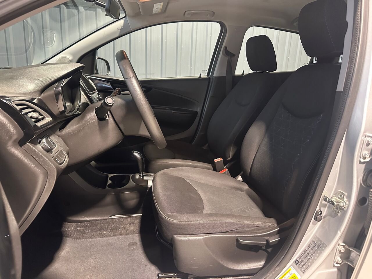 Chevrolet Spark A46389 | LT à hayon 4 portes CVT avec 1LT 2020 Gris  - photo #8