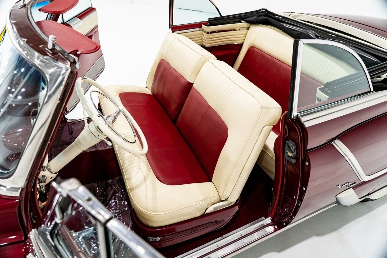 Oldsmobile 98 PRIX EN USD | Convertible Beautifully Presented from complete Restoration 1953 Rouge Montréal - photo #56