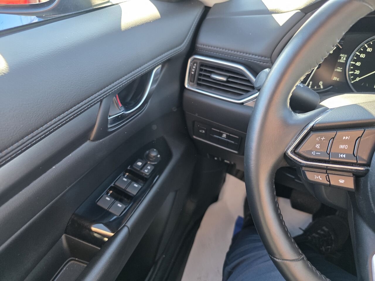 2024 Mazda CX-5 GS Grey Rouyn-Noranda - photo #9
