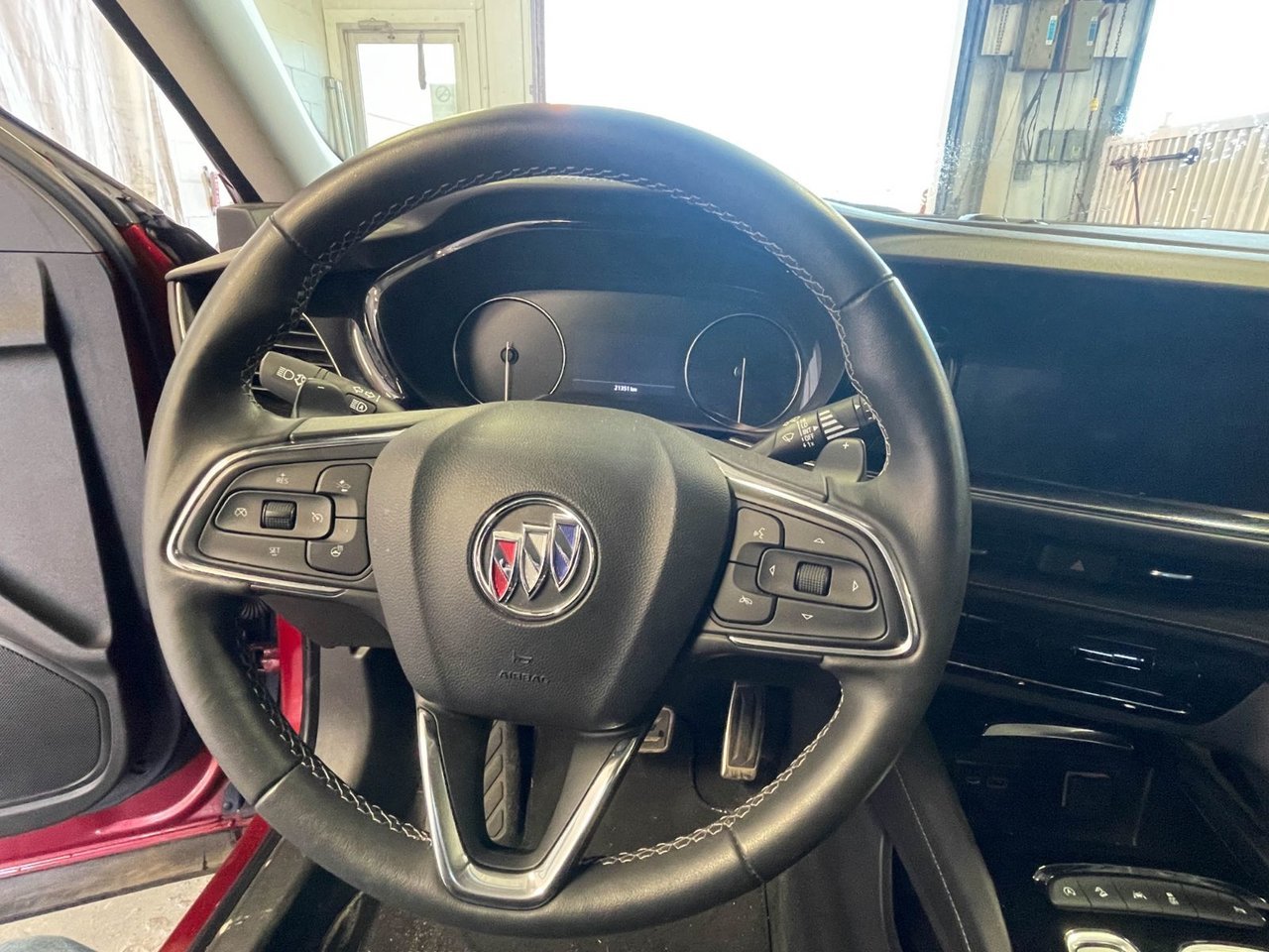 Buick Envision PREFERRED ST AWD *TOIT* SIÈGES CHAUFF HAYON ELECT 2023 Cinabre Saint-Jérôme - photo #15
