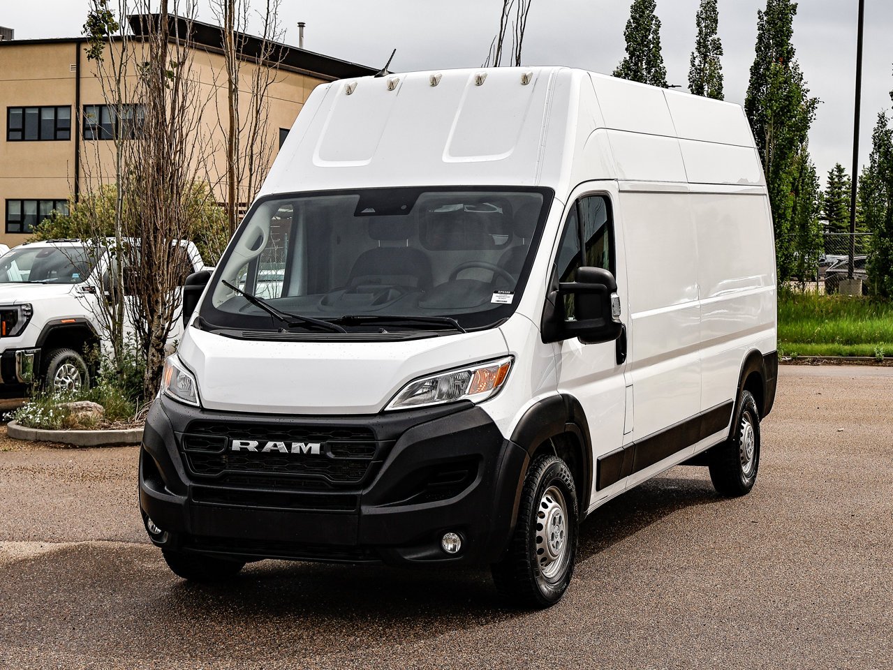 2024 Ram ProMaster Cargo Van Tradesman 3500 Super High Roof 159 WB w/Pass White Sherwood Park - photo #3