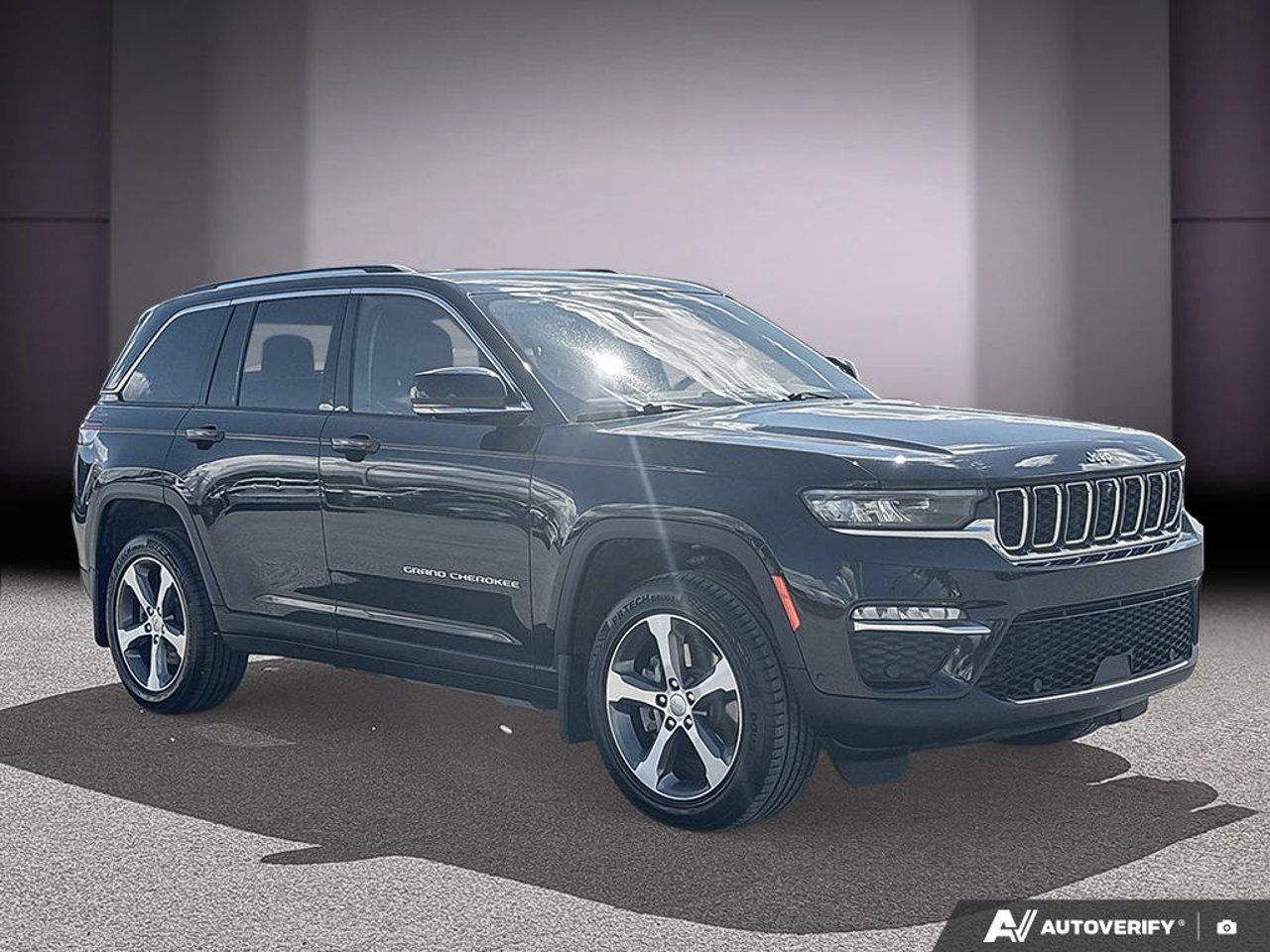Jeep Grand Cherokee 4xe 1C4RJYB65N8746439 2022 Noir Mirabel - photo #6