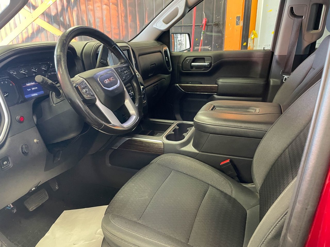 GMC Sierra 1500 ELEVATION X31 CREW 4X4 V8 *SIÈGES CHAUFF* WIFI USB 2021 Rouge Saint-Jérôme - photo #2
