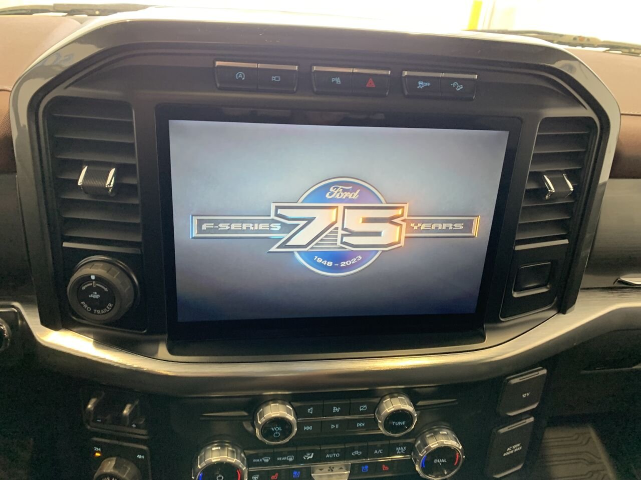 2023 Ford F-150 Grey Saint-Eustache - photo #35