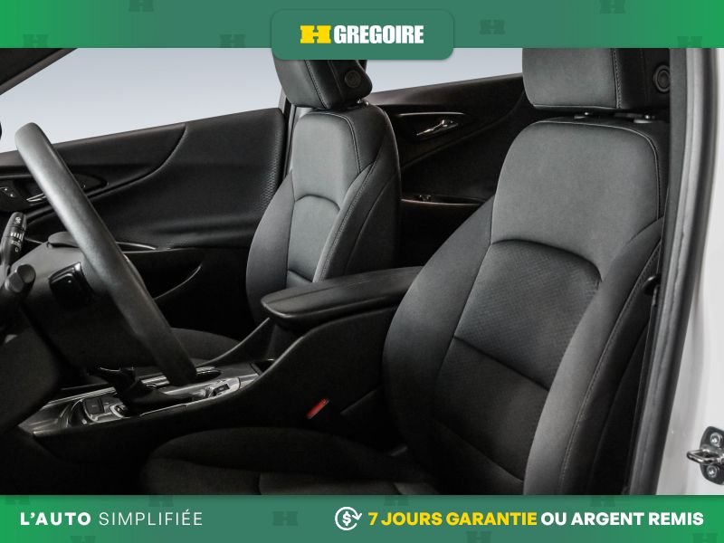 Chevrolet Malibu 2023 Blanc Blainville - photo #20