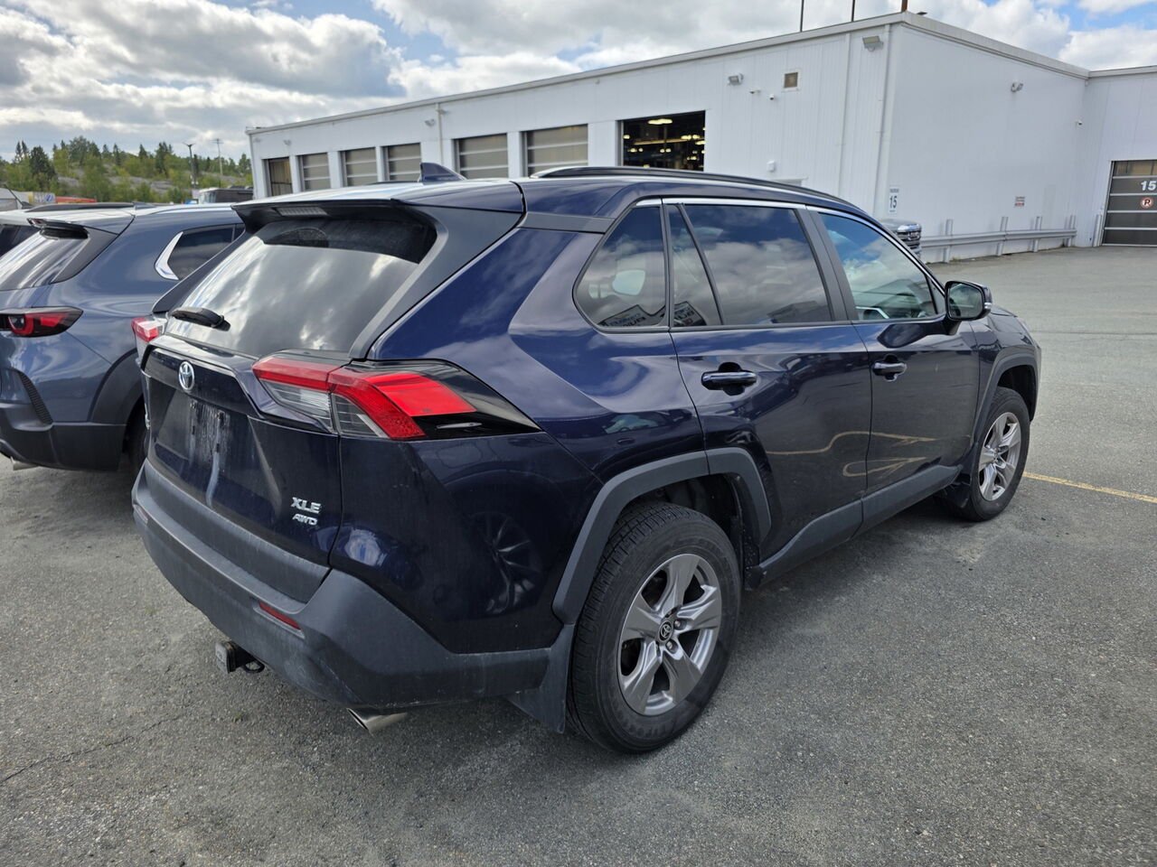2022 Toyota RAV4 XLE TI Blue Rouyn-Noranda - photo #3