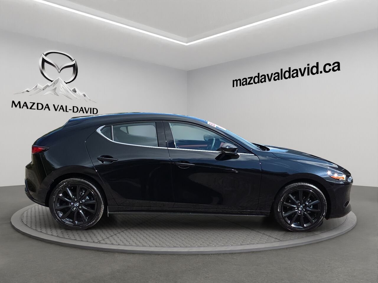 2026 Mazda Mazda3 Sport GT avec moteur turbo BA TI i-ACTIV Jet Black Mica Val-David - photo #7