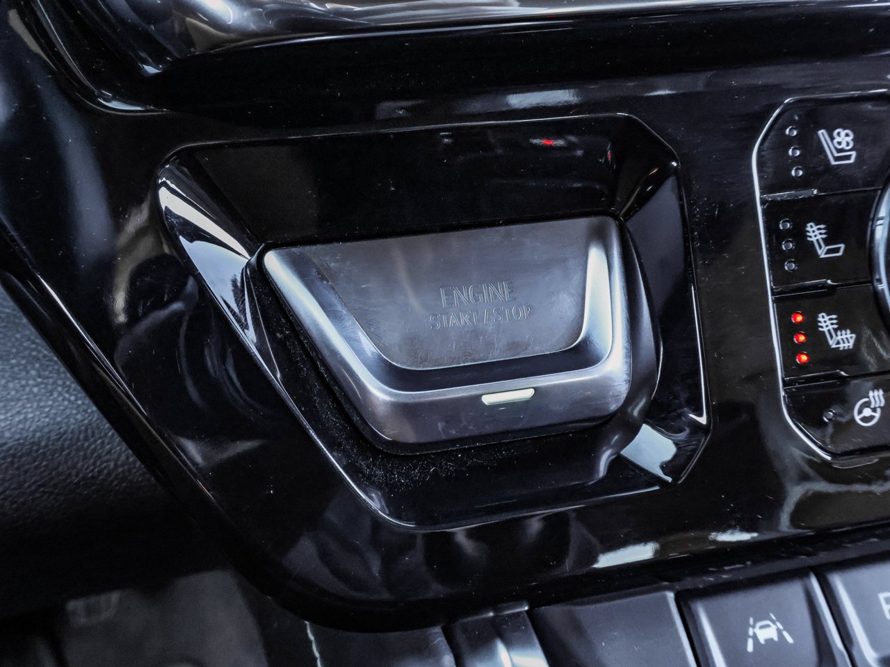 2025 GMC Sierra 1500 4WD Crew Cab 147 Denali Ultimate Black Sherwood Park - photo #25