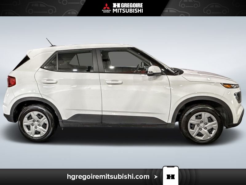 2025 Hyundai Venue White Laval - photo #10