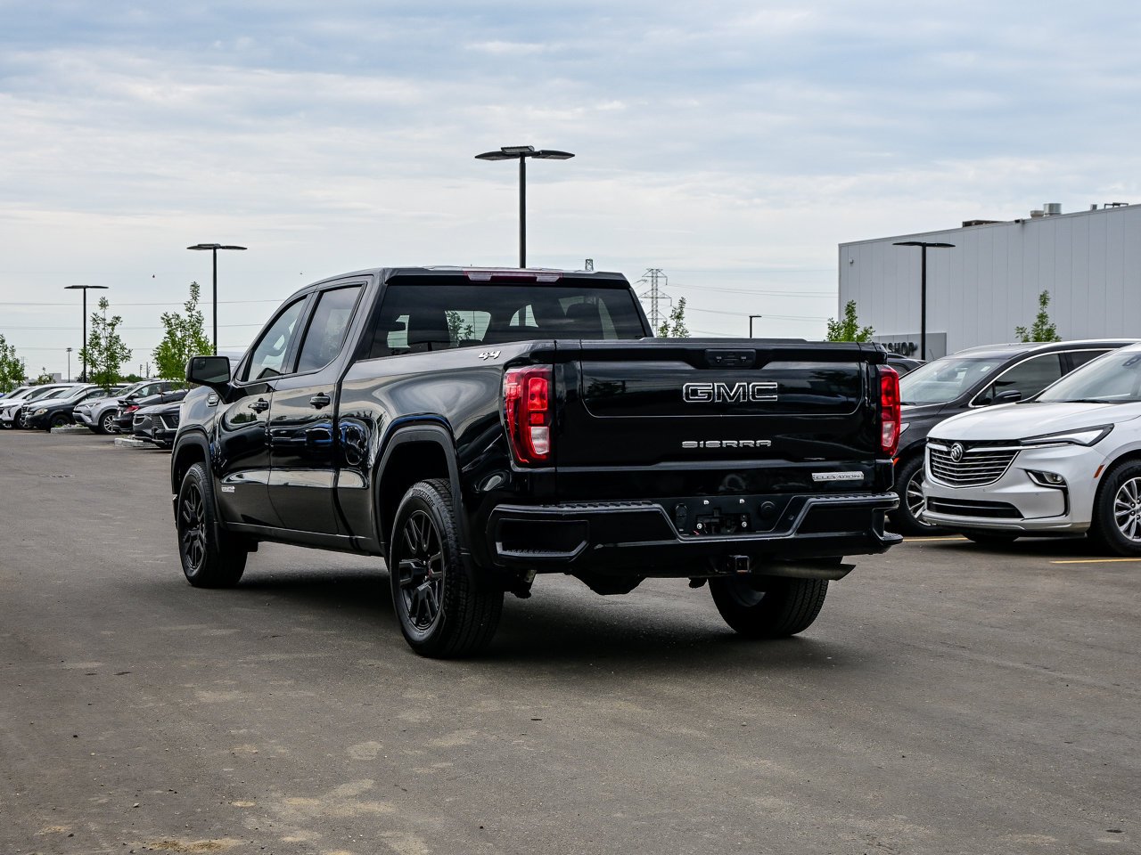 2024 GMC Sierra 1500 4WD Crew Cab 147 Elevation Black Sherwood Park - photo #10