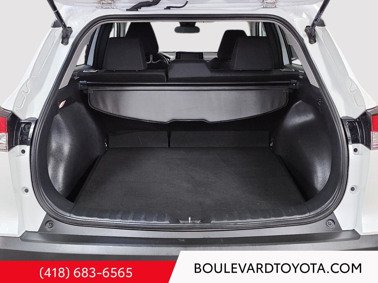 Toyota Corolla Cross 100529A-89 | LE, AWD, GROUPE PREMIUM 2022 Blanc Québec - photo #18