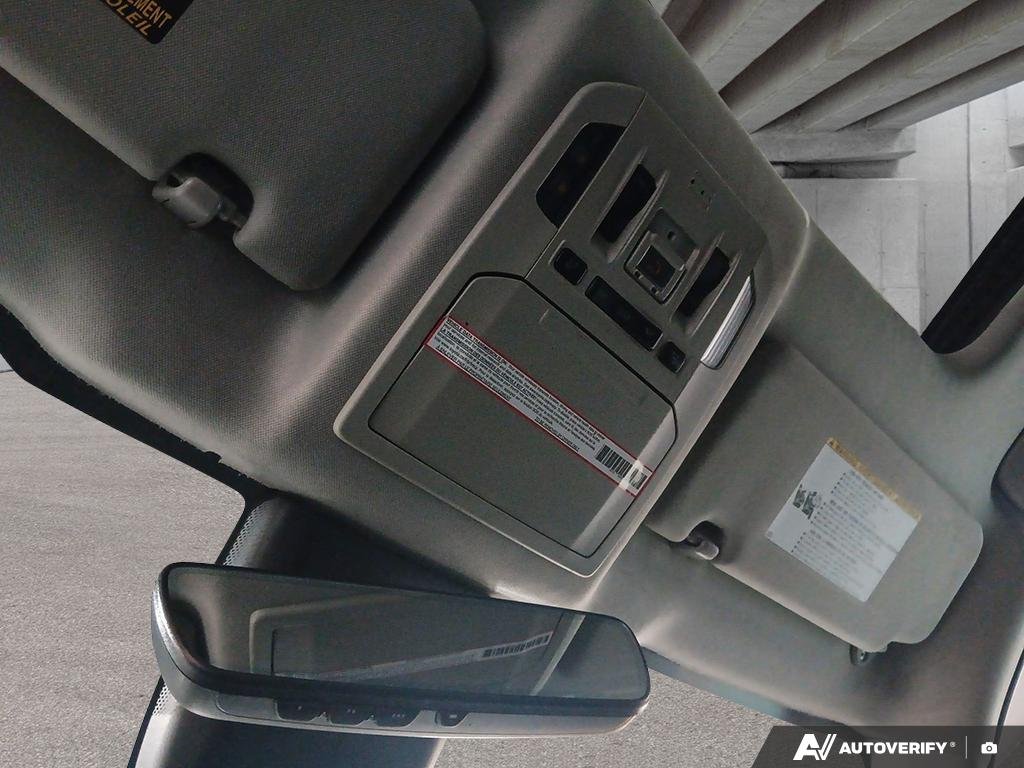 2021 Toyota Highlander 2602235A | XLE, well maintained local trade in. Black Edmonton - photo #19
