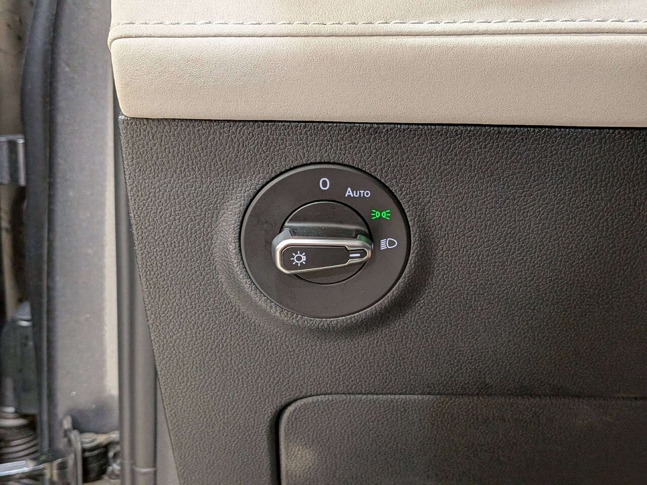 2025 Volkswagen Taos Comfortline 4MOTION Grey Val-David - photo #31