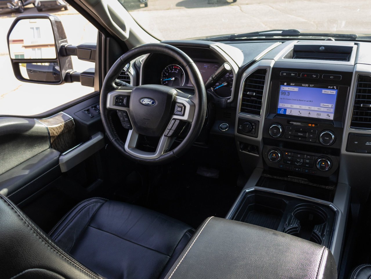 2019 Ford Super Duty F-350 SRW LARIAT 4WD Crew Cab 6.75' Box Black Sherwood Park - photo #26