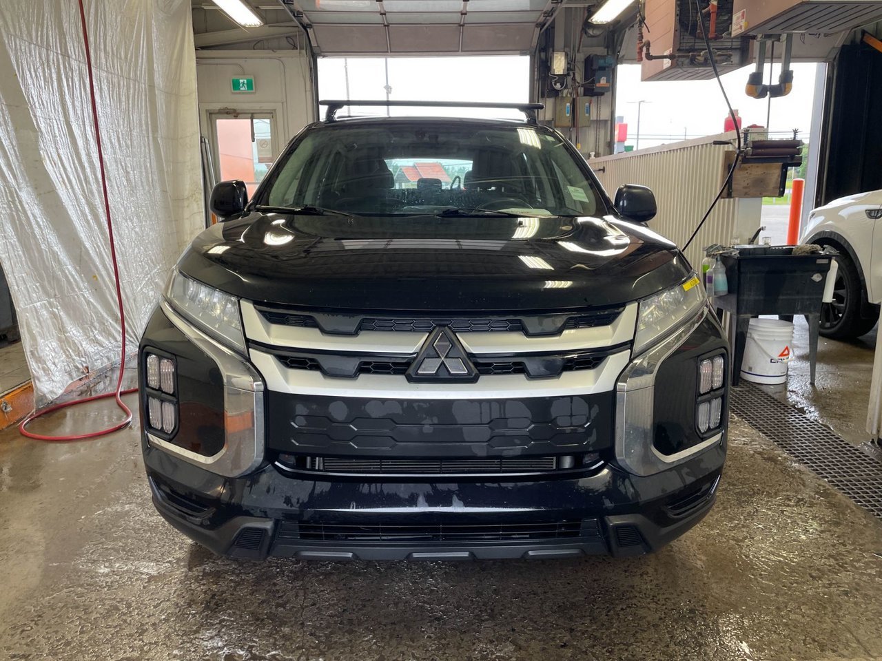 Mitsubishi RVR ES AWD *SIÈGES CHAUF* CARPLAY BLUETOOTH CAMERA USB 2023 Noir Saint-Jérôme - photo #3