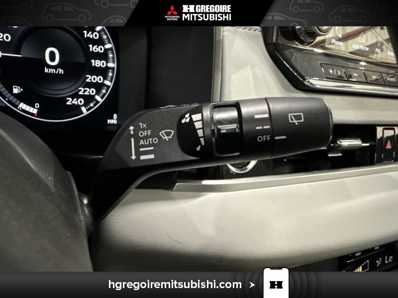 2024 Mitsubishi Outlander Red Laval - photo #23