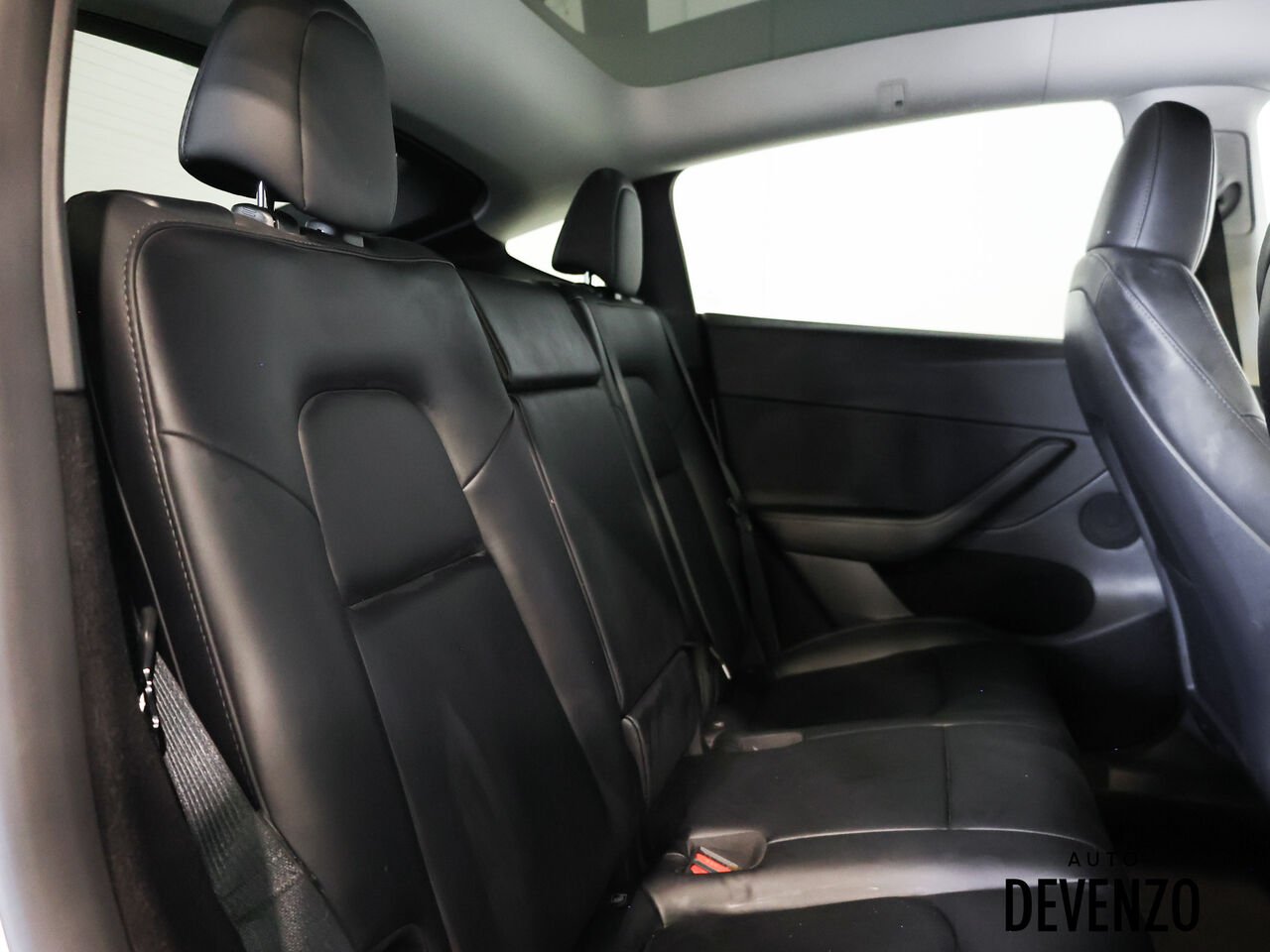 Tesla Model Y 2023 Blanc Saint-Eustache - photo #9