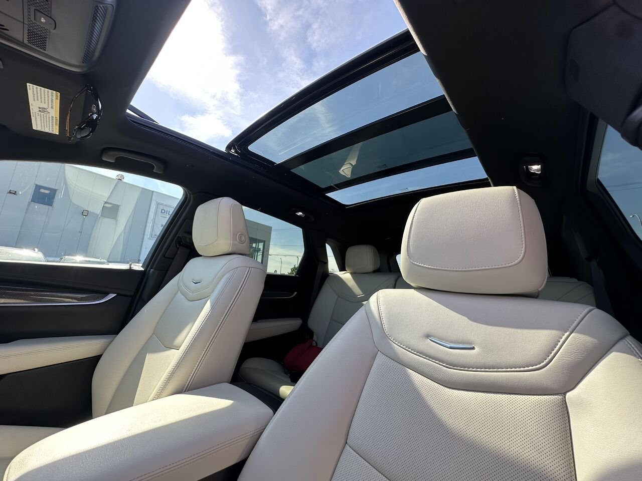 2024 CADILLAC XT5 SPORT Traction intégrale, 4 portes Sport White Gatineau - photo #6