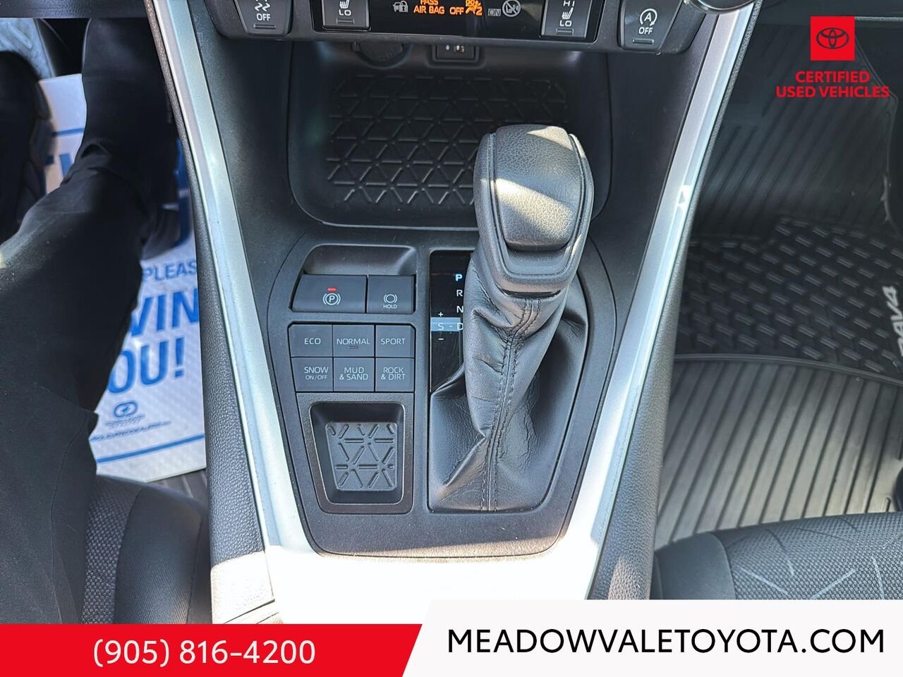 2023 Toyota RAV4 One Owner, New Brake Pads and Rotors on the front and the back Grey Mississauga - photo #17