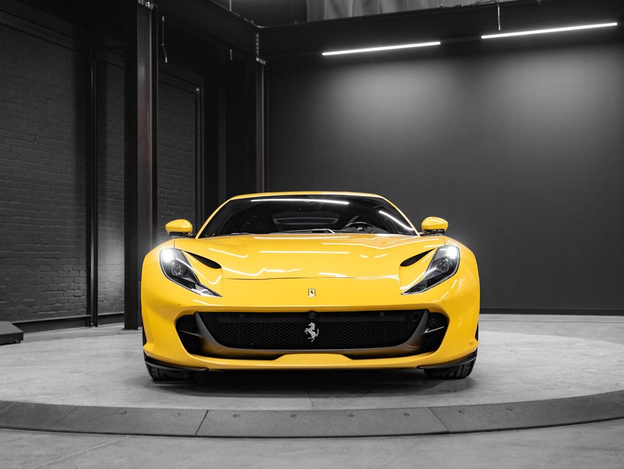 2020 Ferrari 812 Superfast 2020 Yellow