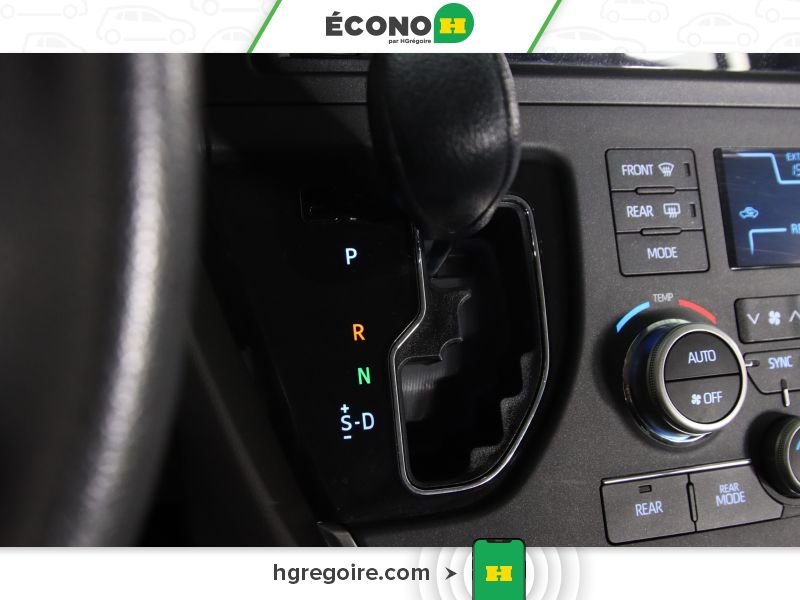 2020 Toyota Sienna White Blainville - photo #11