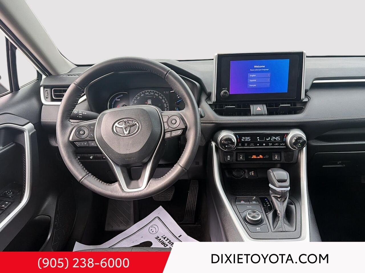 2023 Toyota RAV4 Hybrid XLE AWD / CLEAN CARFAX / HEATED SEATS / MOONROOF / ALLOY WHEELS / CARPLAY AND ANDROID AUTO White Mississauga - photo #17