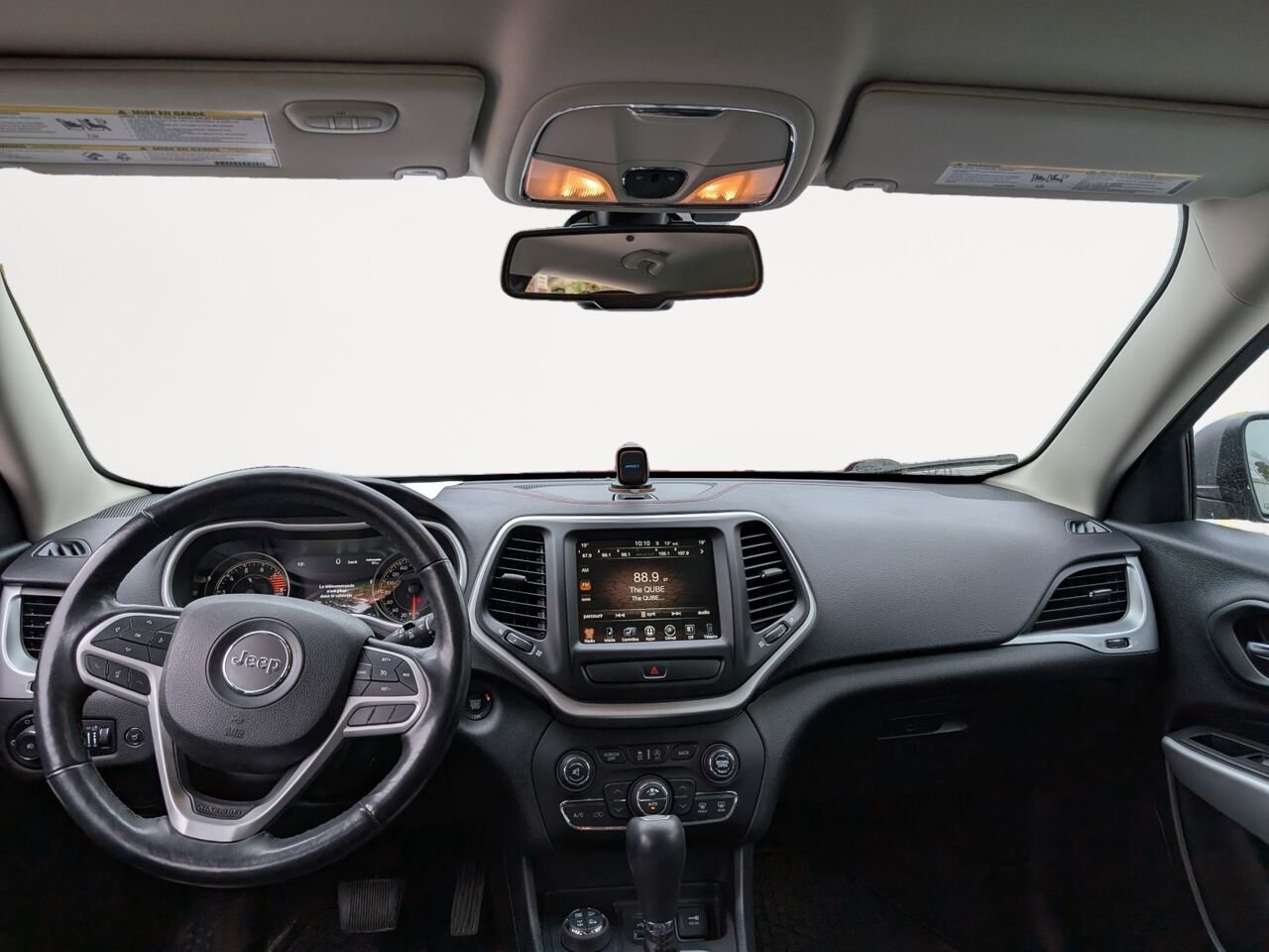 Jeep Cherokee Trailhawk/SIÈGES CHAUFFANTS ET VENTILLÉS/VOLANT CHAUFFANT/AC BIZONE 2017 Rouge Sherbrooke - photo #17