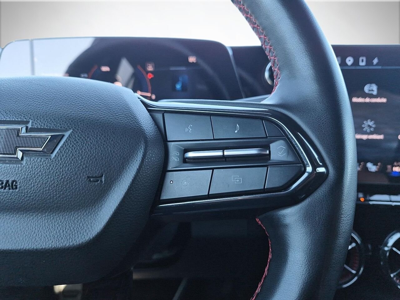 Chevrolet Blazer EV 2F196B | RS ** AWD ** 1RS ** SIEGES AVANT ET ARRIERE CHAUFFANTS ** 2024 Rouge Saint-Jérôme - photo #4